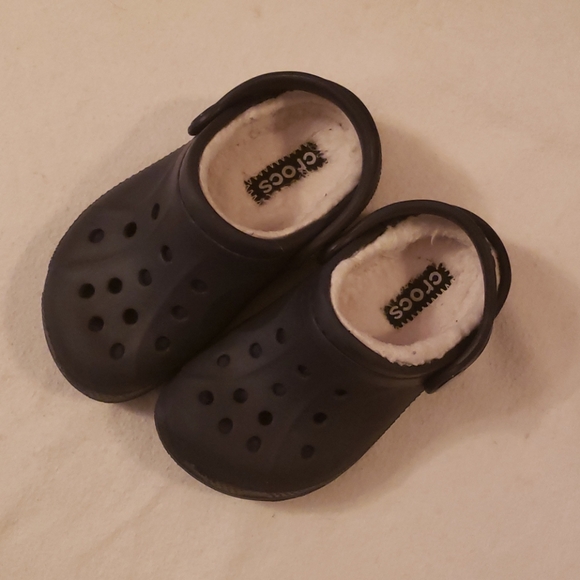 insulated crocs